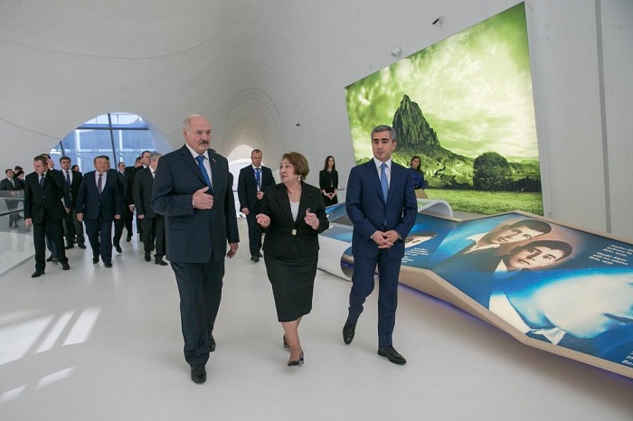 Alexander Lukashenko visits Heydar Aliyev Center  